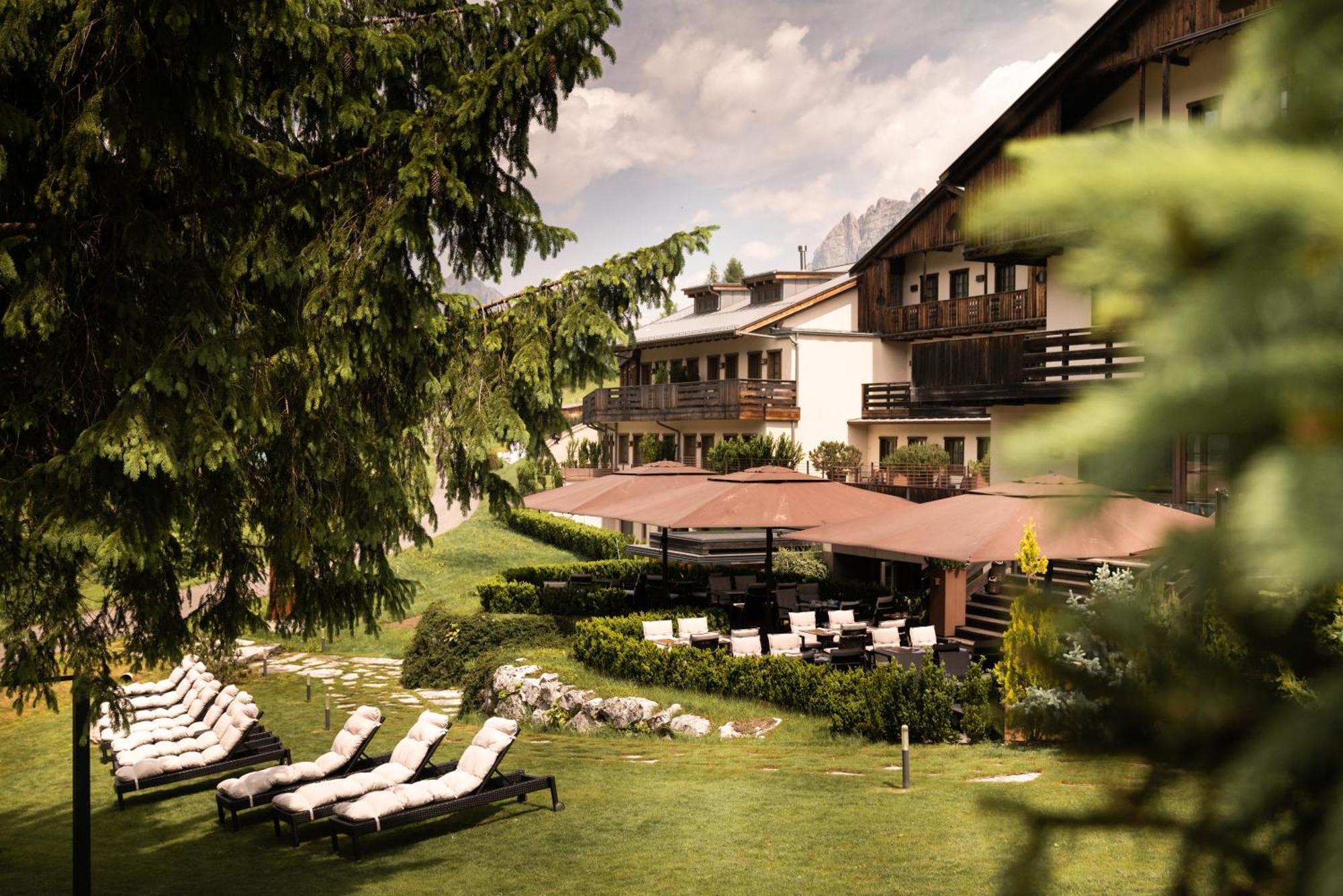 Rosapetra Spa Resort - Small Luxury Hotels Of The World Кортина-д'Ампеццо Экстерьер фото